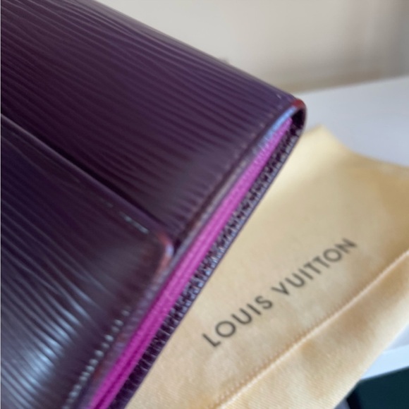 Authentic Louis Vuitton Purple Epi Long Wallet w/Snap Closure 🔥STUNNING🔥 - Picture 8 of 16